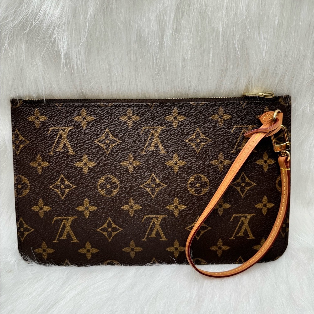 🔥 SOLD#358NP Neverfull GM Pouch - Picture 2 of 8